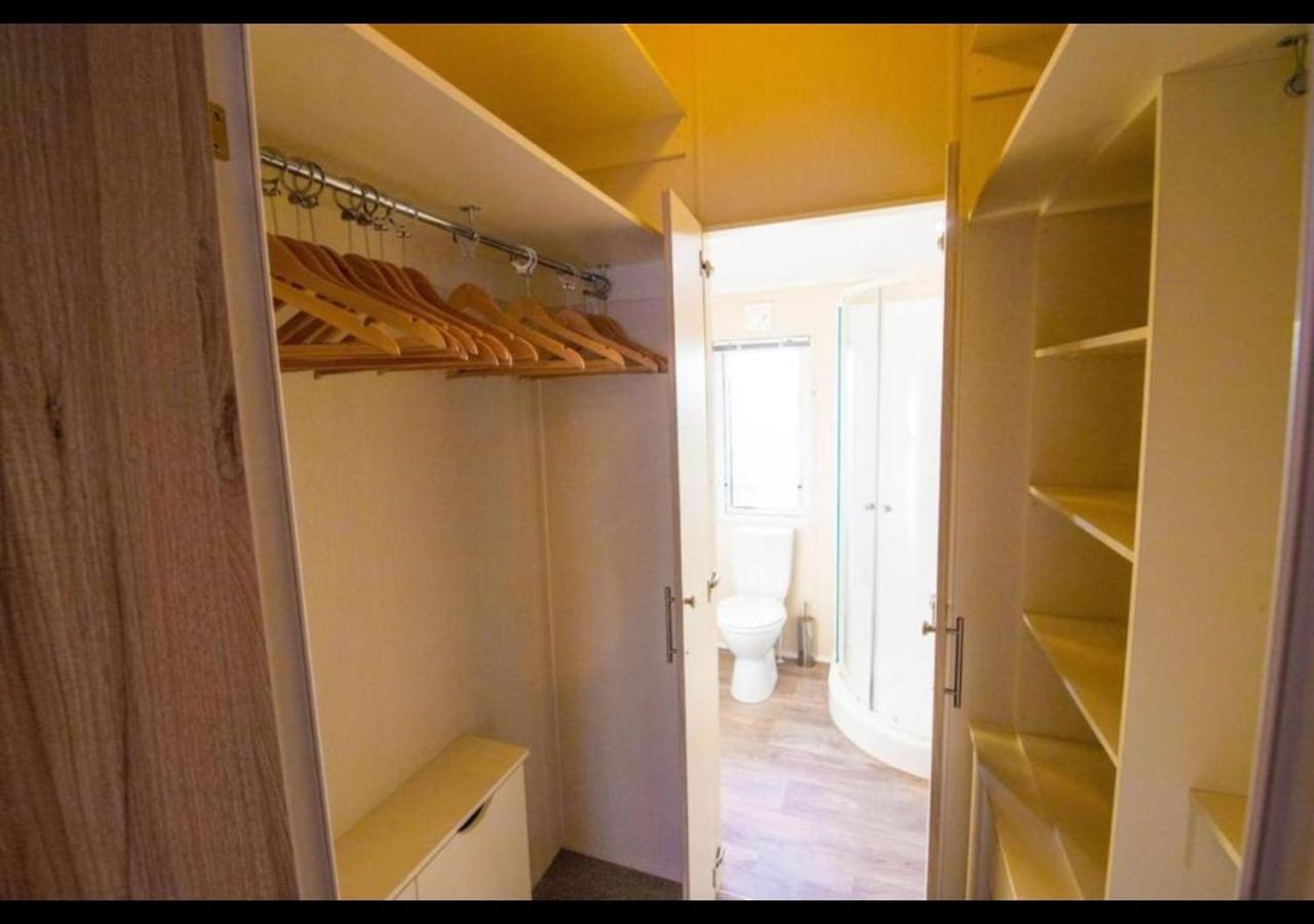 Mp630 Lodge - Camber Sands Holiday Park - Sleeps 8 - Huge Decking - Dishwasher - Washing Machine Luaran gambar